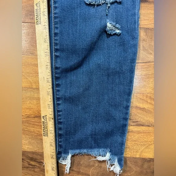 Judy Blue 1XL Straight Fit Distressed Raw Hem Stretch Jeans Plus Size - Picture 3 of 6